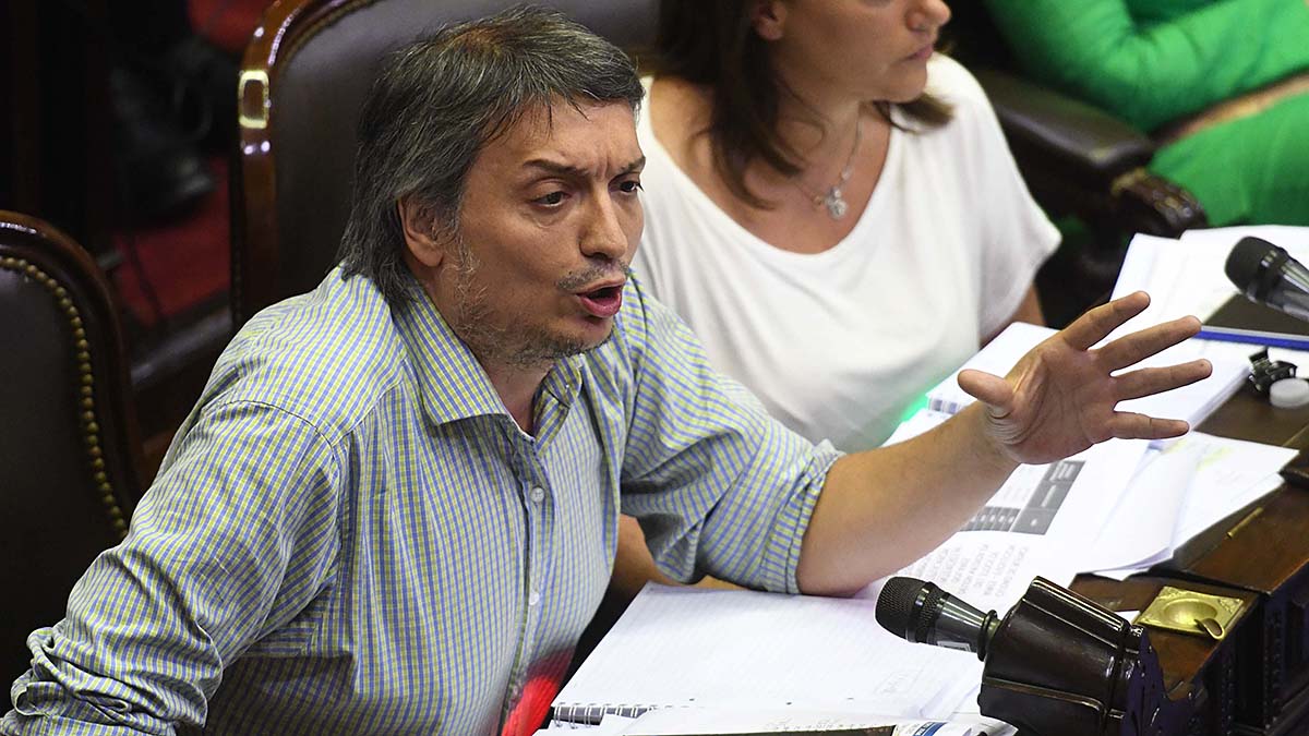 Máximo Kirchner renunció a la presidencia del bloque del FdT y criticó el acuerdo con el FMI