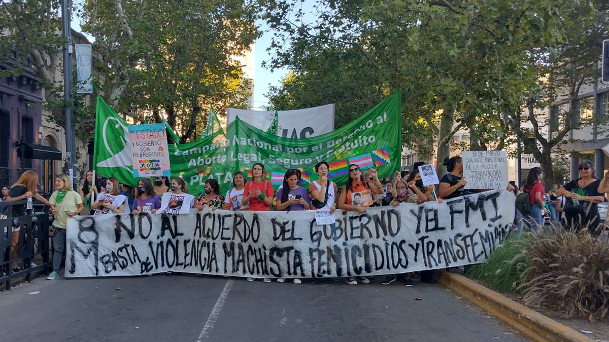 Miles de mujeres marcharon en La Plata por el Día de Internacional de la Mujer