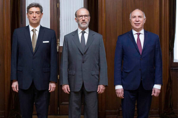 La Corte Suprema confirmó la condena a seis años de prisión y la proscripción contra CFK