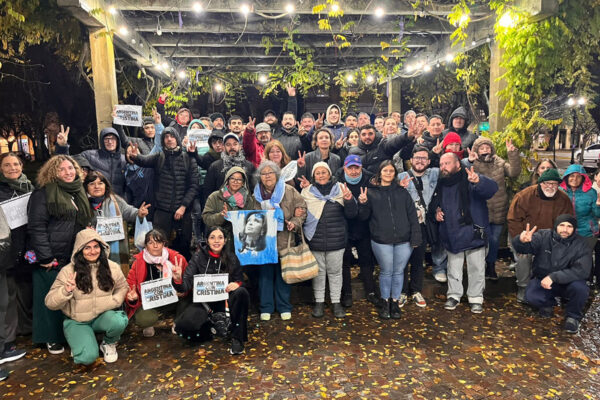 Bajo la lluvia, vecinos de Magdalena se manifestaron en apoyo a Cristina Kirchner